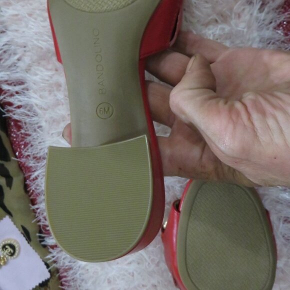 BOGO Bandolino Red Leather Gold Chain Embellished Chunky Heeled Mule Sandal sz 6 - Picture 9 of 13